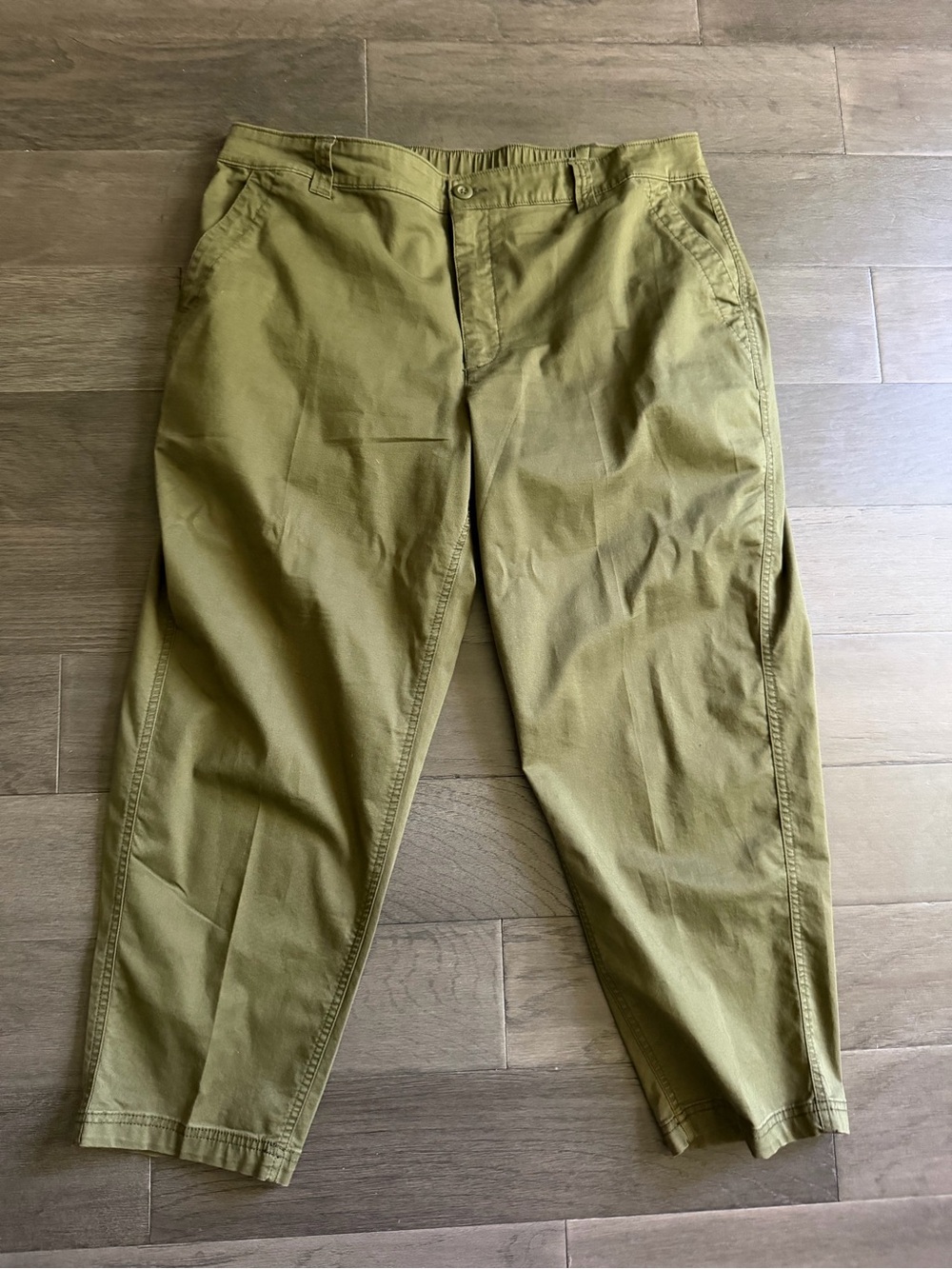 Old Navy khakis in Olive Green